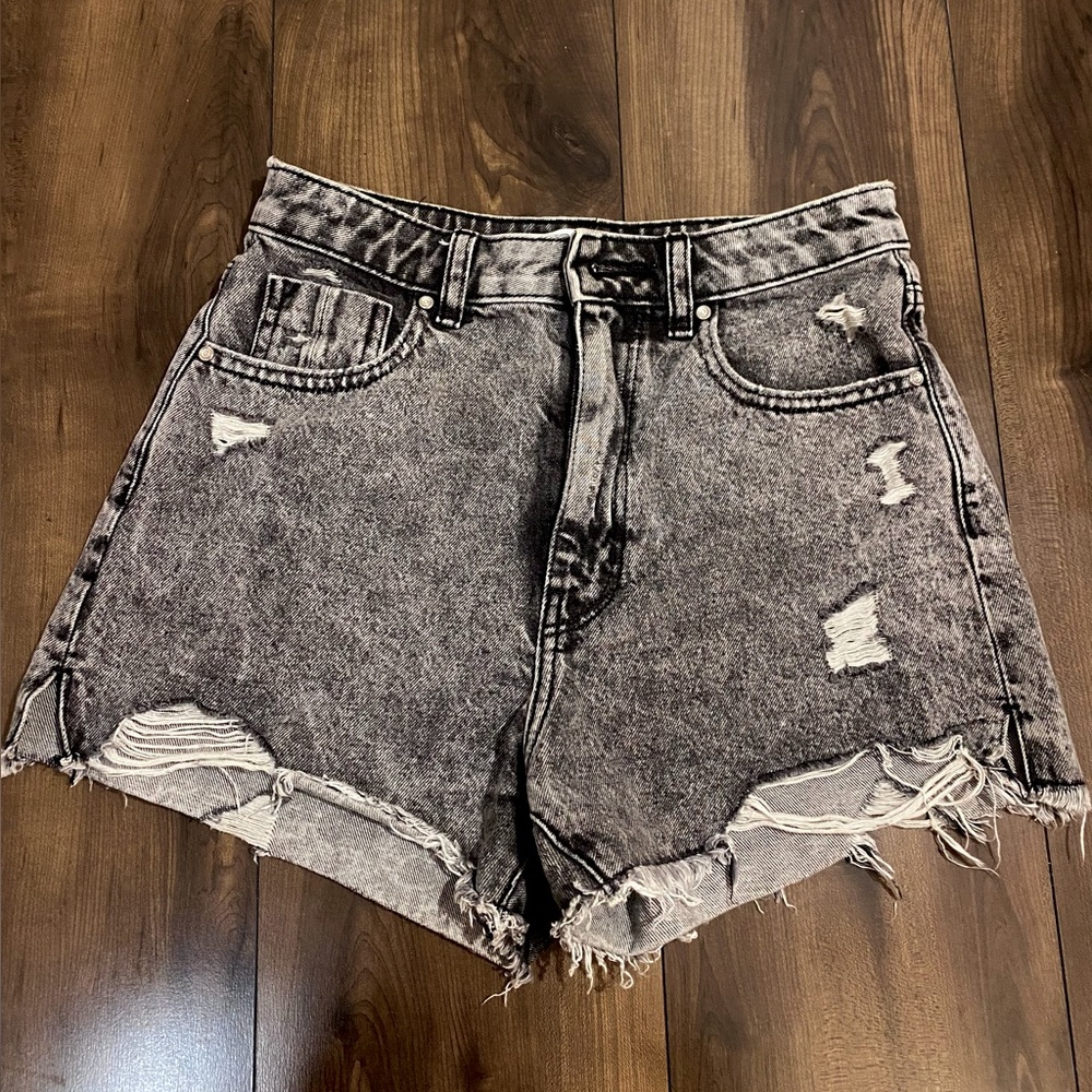 Zara Short